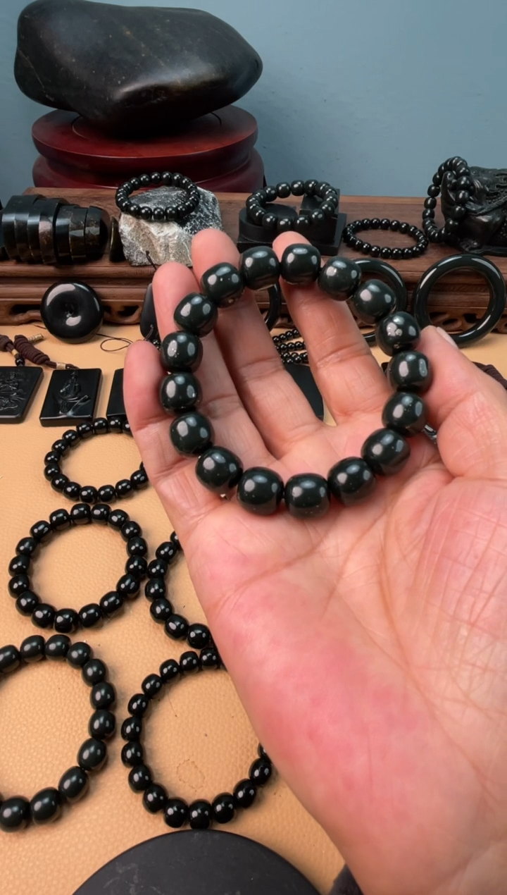 未镶嵌手链和田玉皮勒村老矿塔青卡13矿点