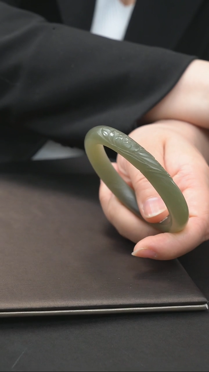 【闪购商品】和田玉（碧玉）未镶嵌手镯荷花