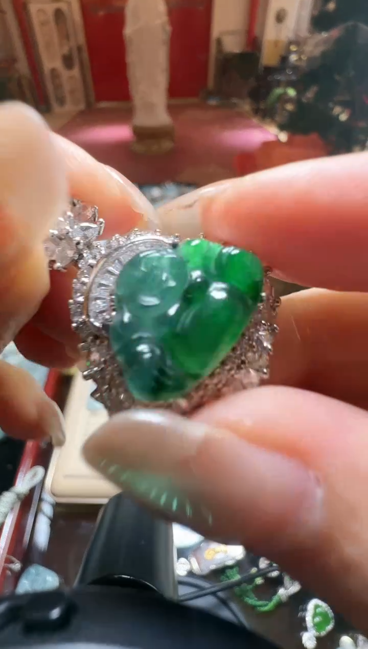 【闪购商品】翡翠吊坠(不含链)未镶嵌翡翠