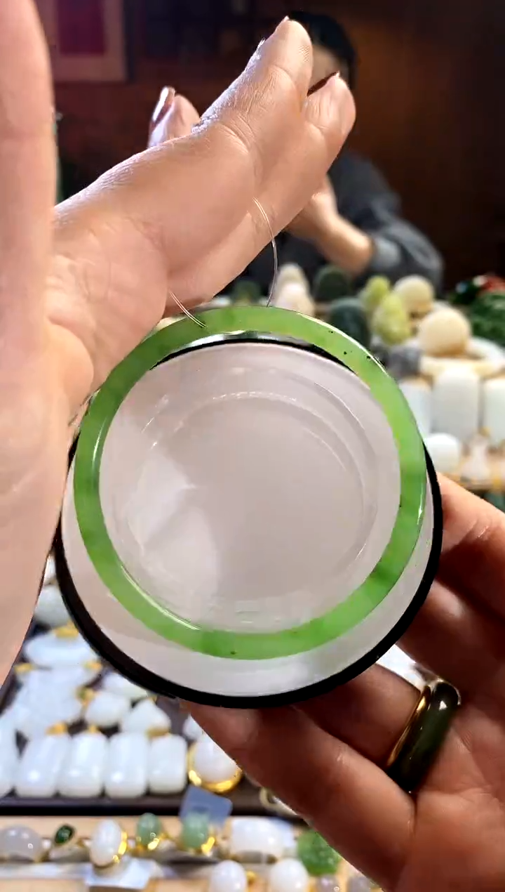 【闪购商品】和田玉手镯未镶嵌57