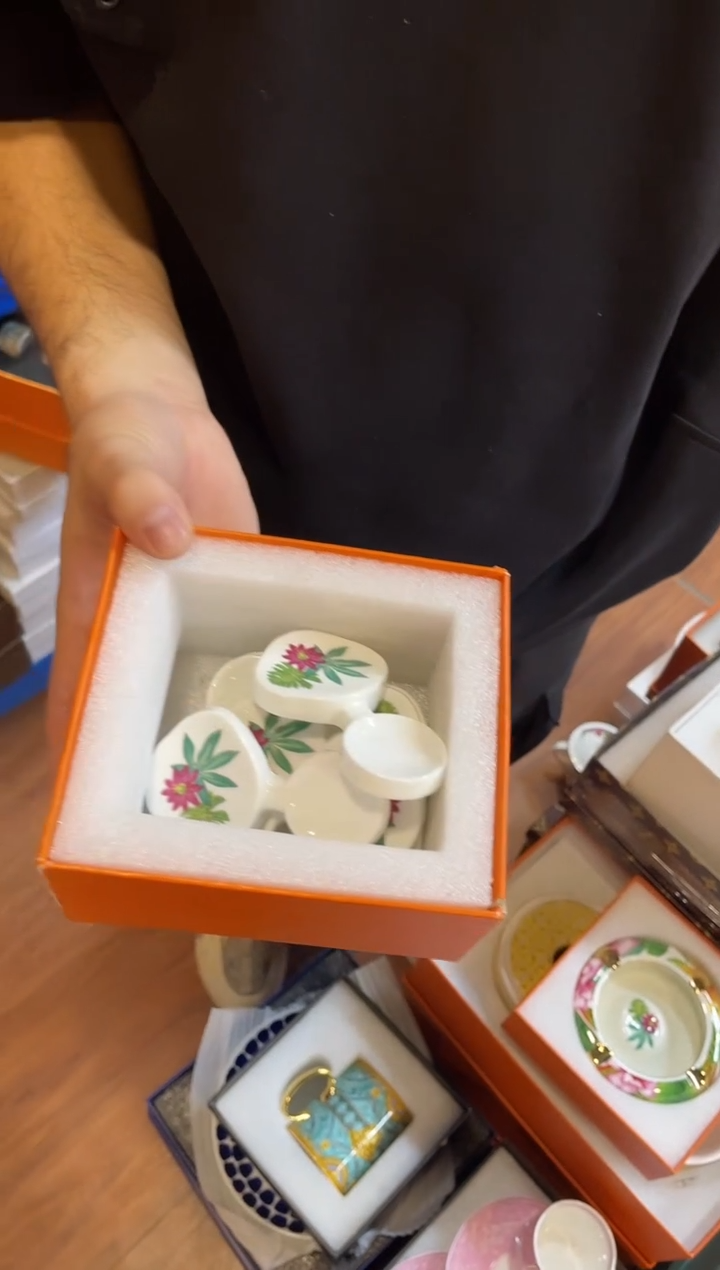 杯鸿辉家品牌瓷器，京东包邮！