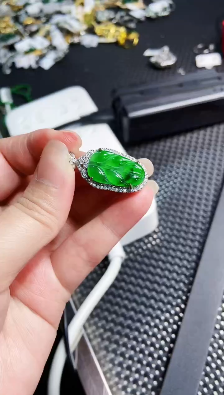 【闪购商品】翡翠吊坠(不含链)未镶嵌11111111