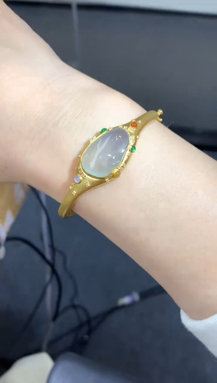 【闪购商品】翡翠手镯18K金镶嵌358-中国好珍宝