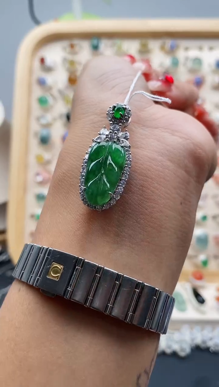 【闪购商品】翡翠颈饰银S925镶嵌缅甸天然A货翡翠333 6+