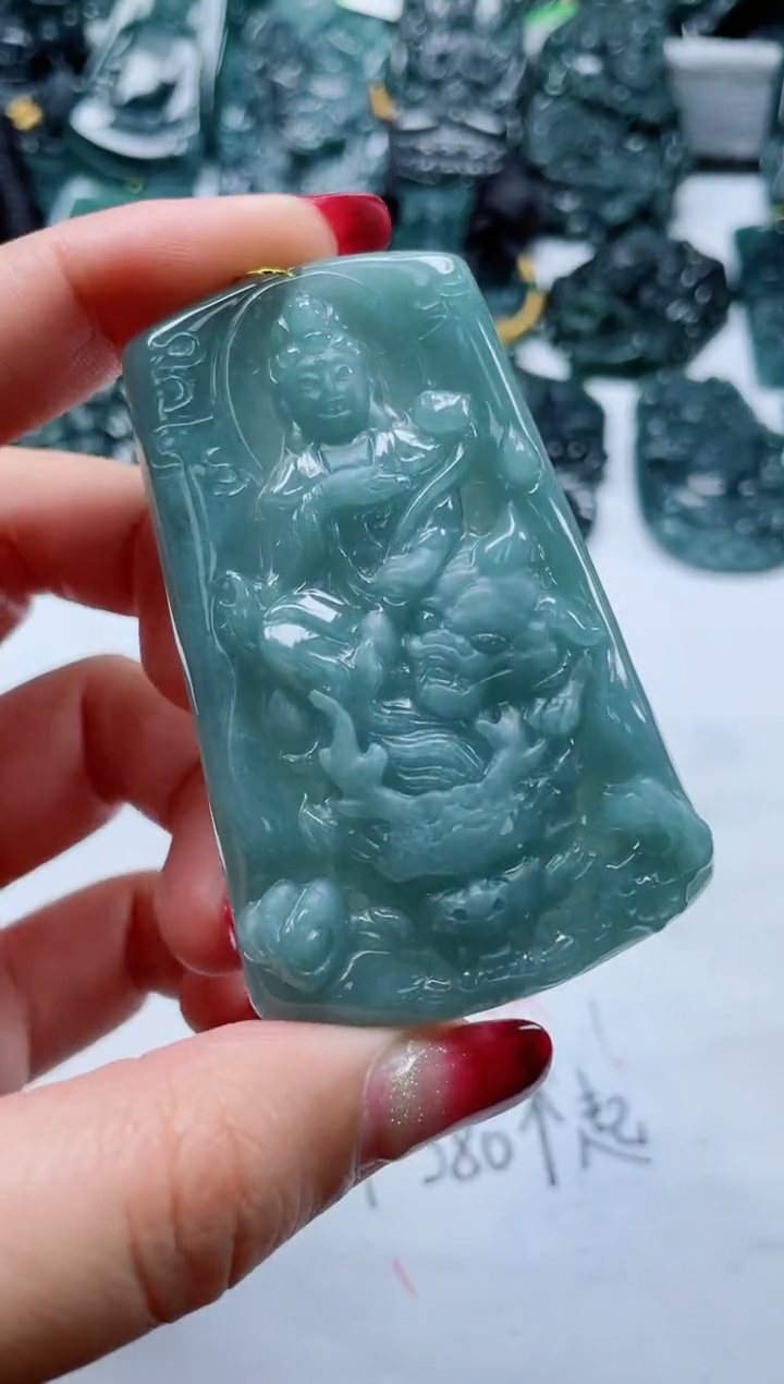 【闪购商品】翡翠颈饰未镶嵌           