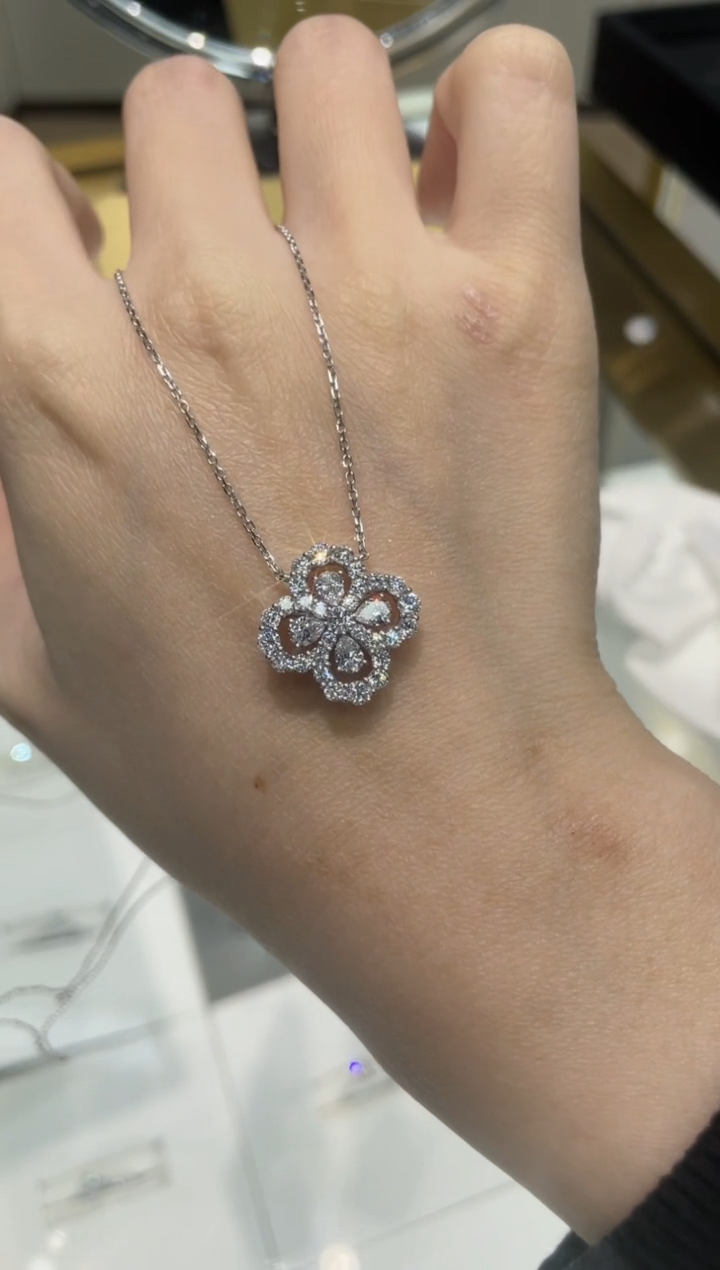 【闪购商品】实验室培育钻石18K金镶嵌lopo中号项链