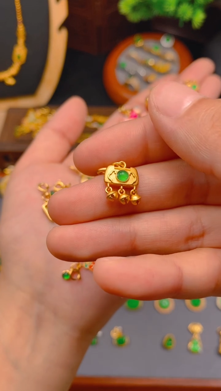 翡翠银S925镶嵌吊坠(不含链)如意锁