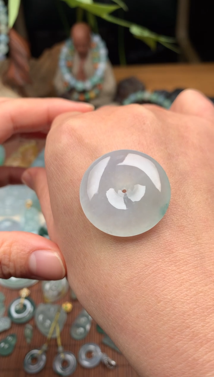 颈饰未镶嵌翡翠吊坠