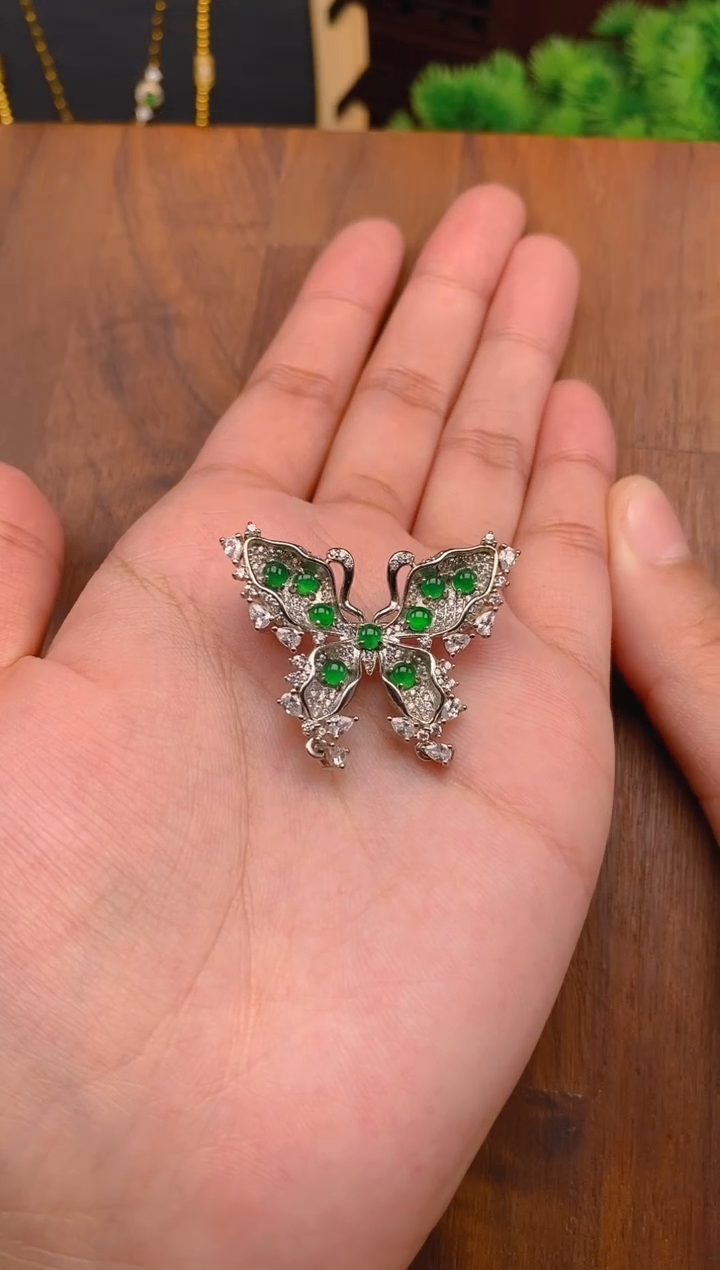 【闪购商品】翡翠吊坠(不含链)银S925镶嵌蝴蝶胸针