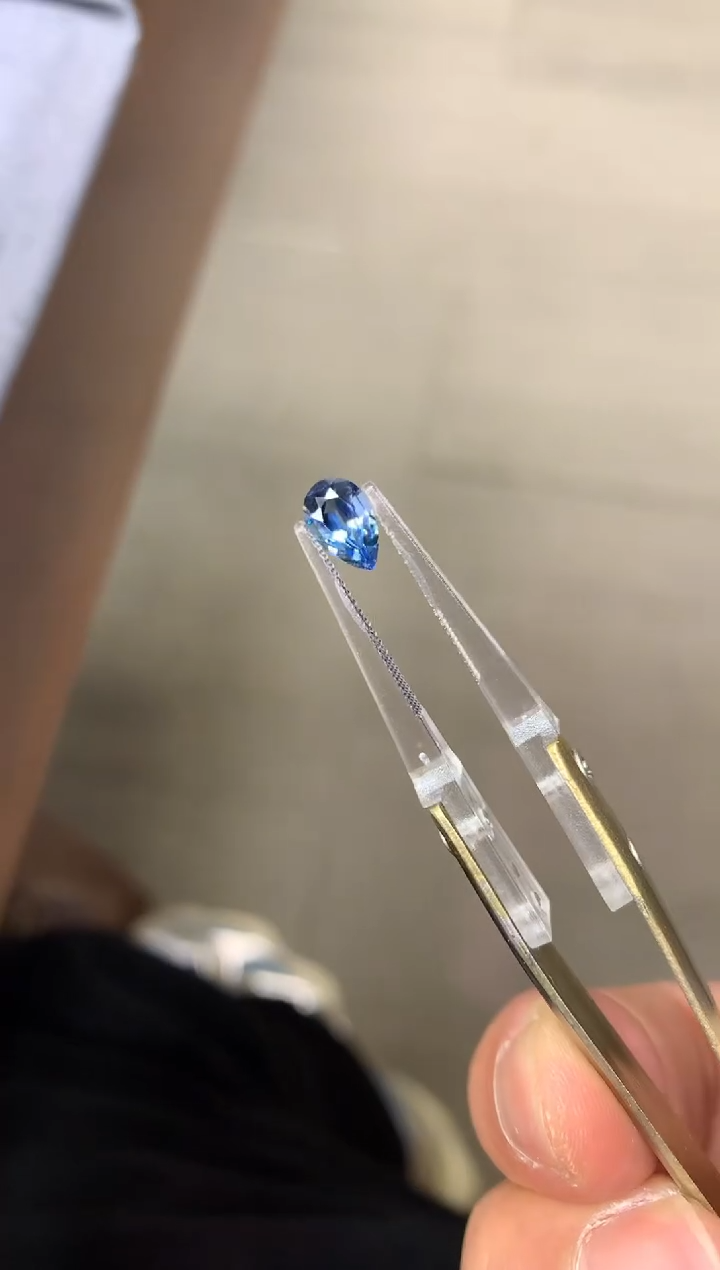 【闪购商品】海蓝宝石笔搁未镶嵌0.76ct 23