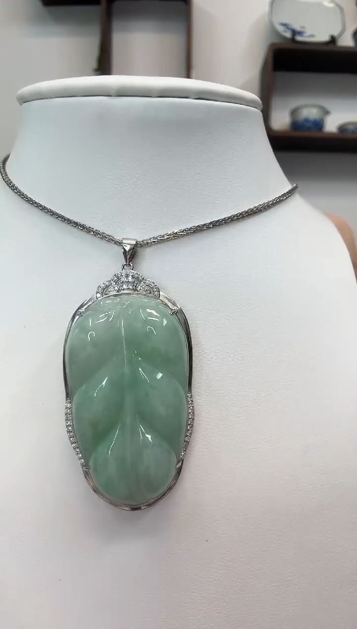 吊坠(赠链)银S925镶嵌翡翠叶子