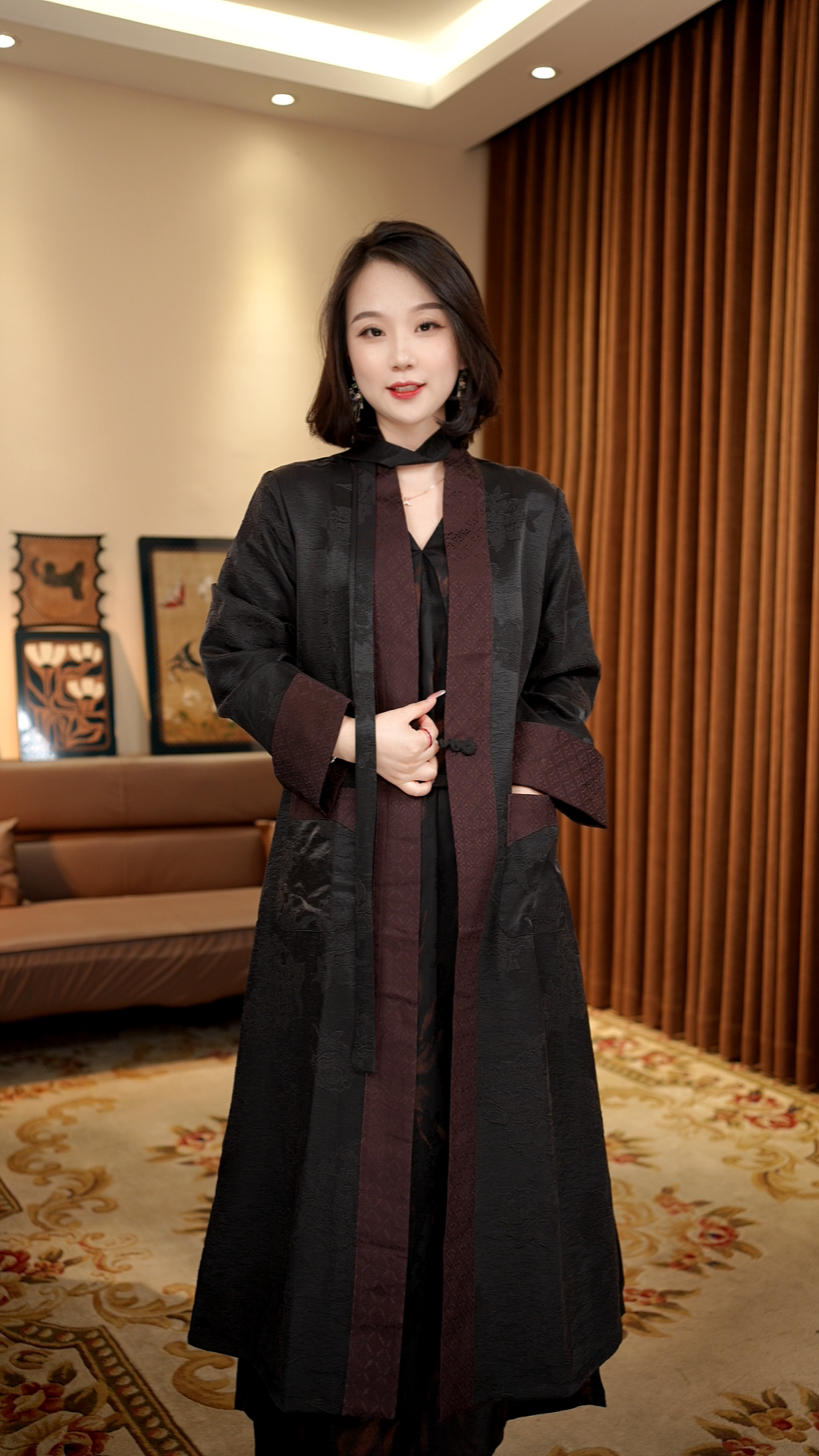 江山如画-复古新中式老料V领长袖女装风衣外套