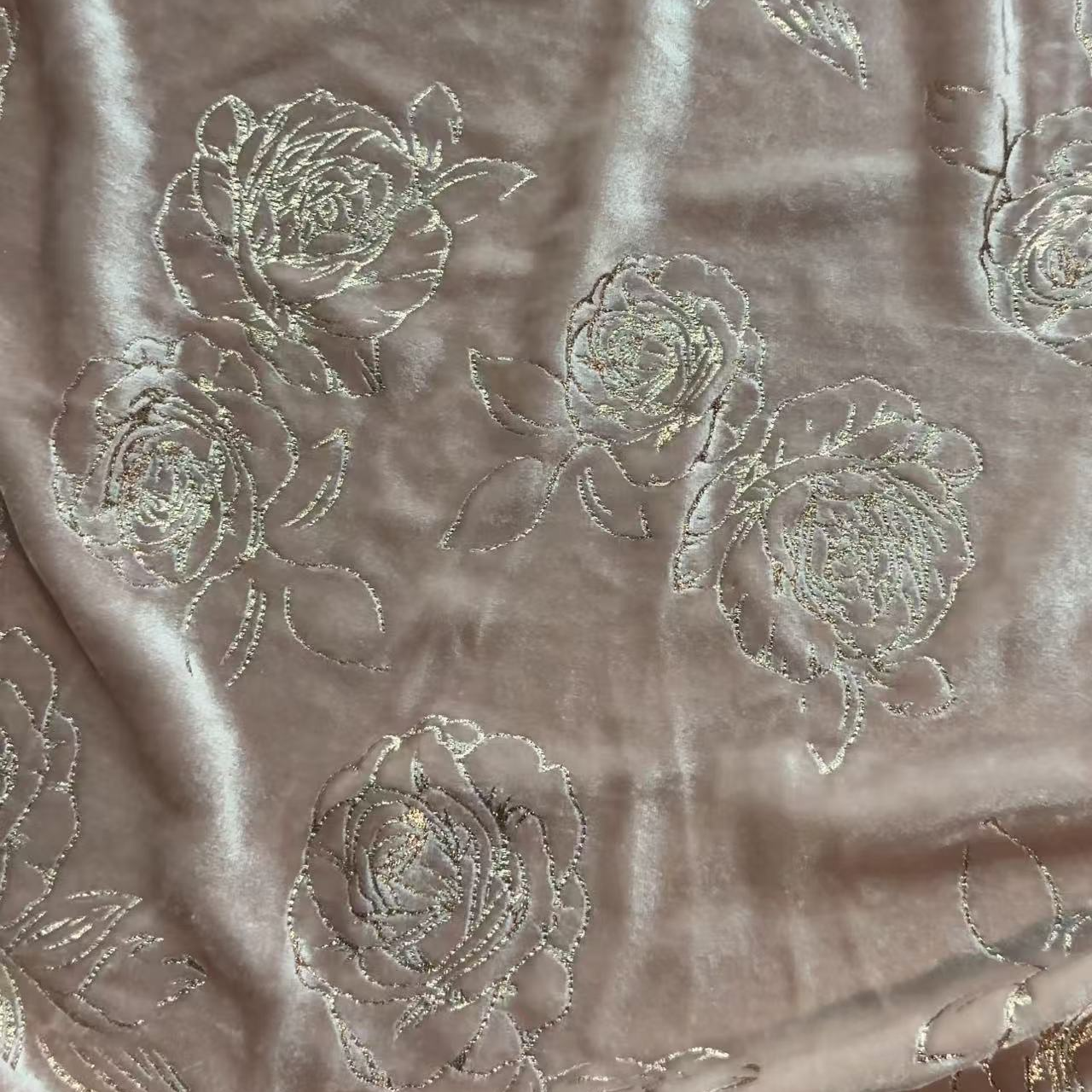 蚕丝丝绒印花 黑底彩蝴蝶 宽幅（定制类产品，定制周期30-45天）