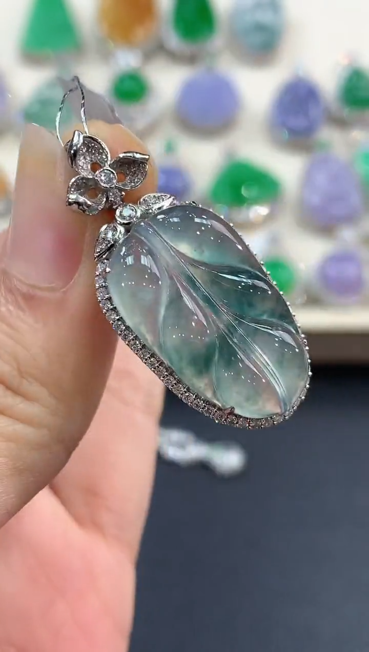 【闪购商品】翡翠吊坠(不含链)18K金镶嵌B251