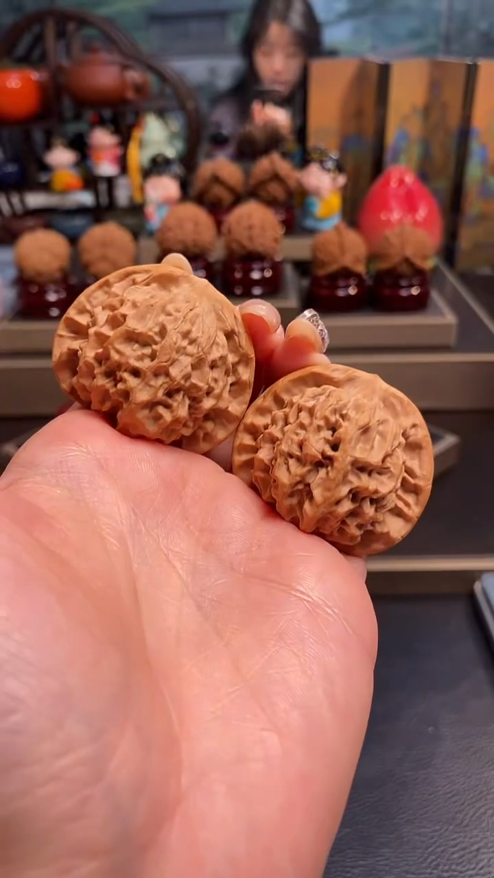 【闪购商品】文玩核桃把件F200玉麒麟42