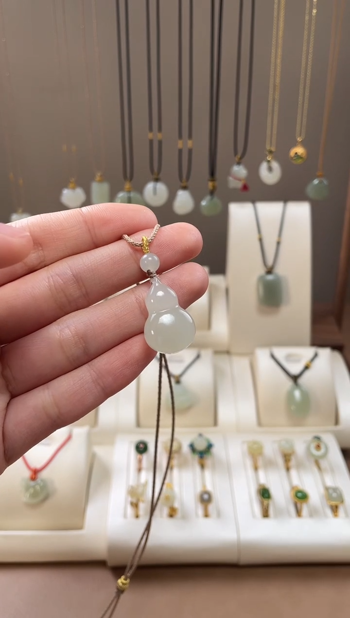 颈饰未镶嵌和田玉和田玉吊坠