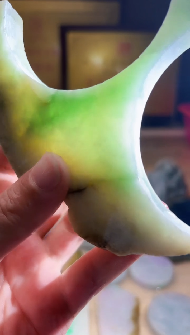 翡翠挂件未镶嵌A货张麦8574