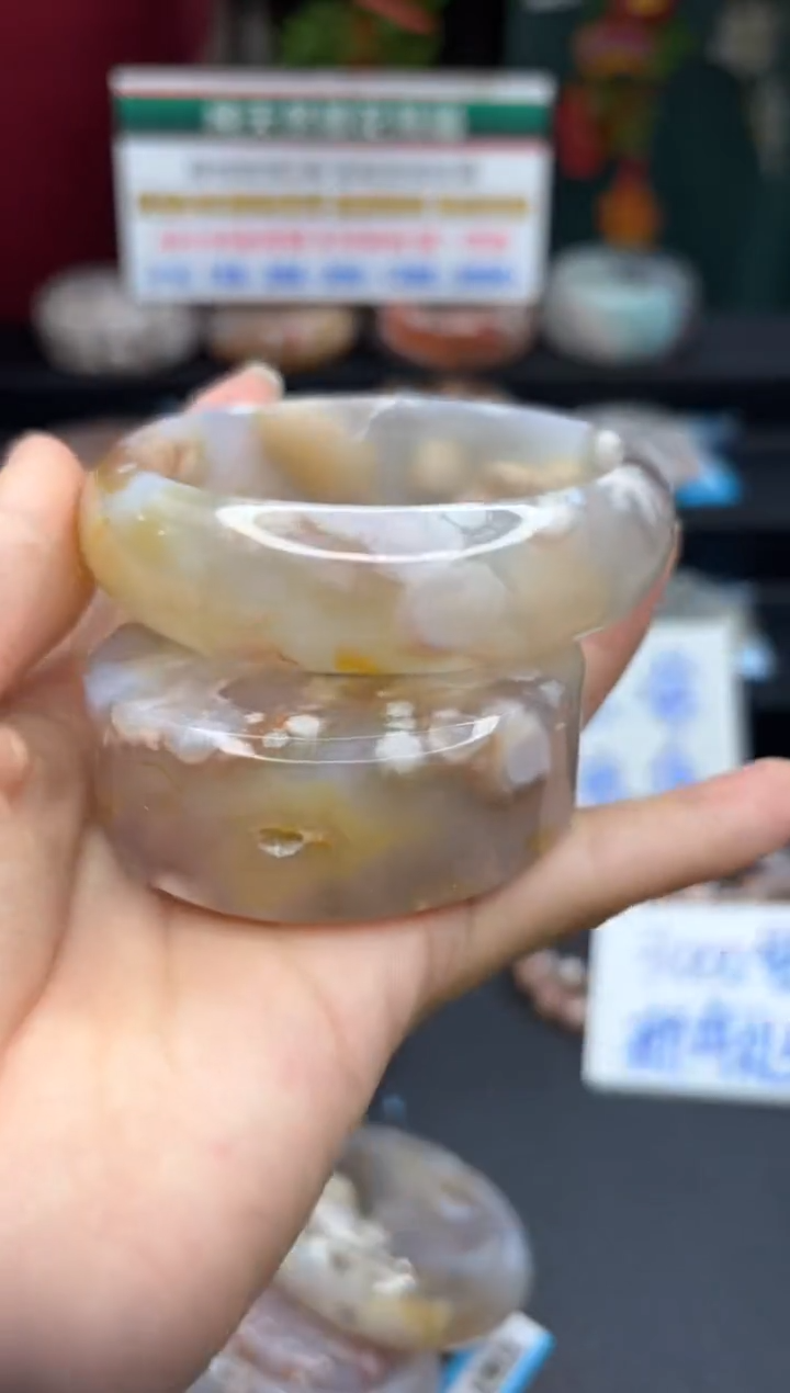 【闪购商品】石英质玉手镯未镶嵌181（62圈赠送镯心）