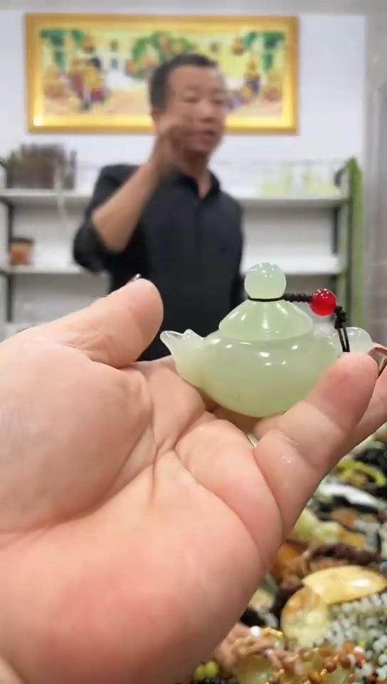 未镶嵌岫玉挂件 