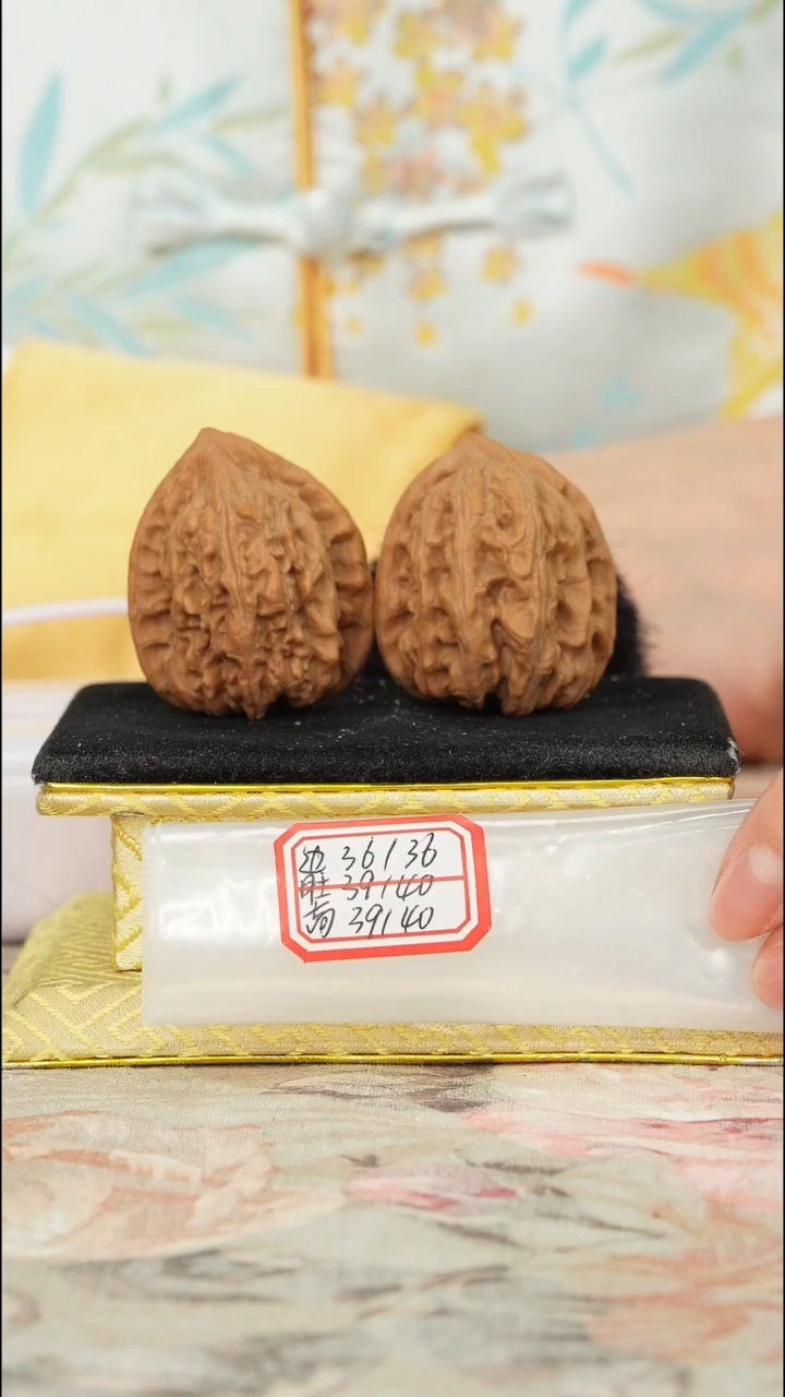 【闪购商品】文玩核桃把件赤龙鸡心