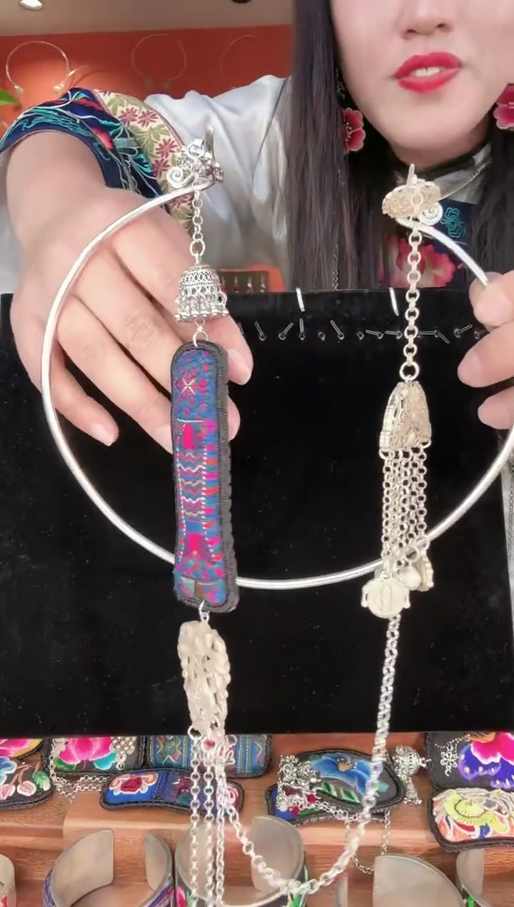 非遗手工刺绣饰品13