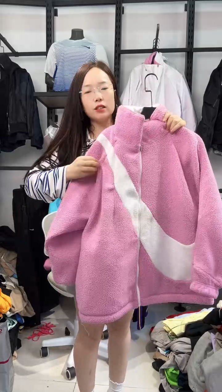 2429编码  瑕疵直播间过款为准 尺码L