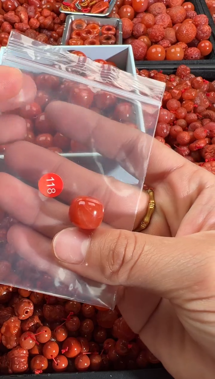 【闪购商品】南红玛瑙颈饰未镶嵌1