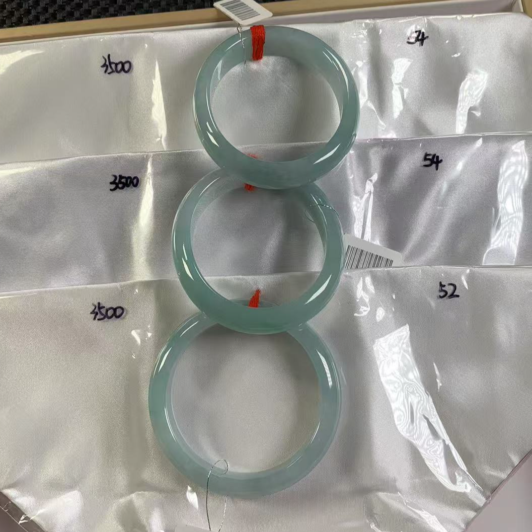 天然缅甸翡翠A货手镯多样性发货，发一件