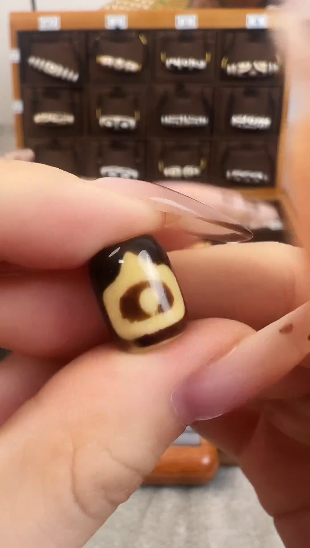 玛瑙/玉髓（覆膜）颈饰未镶嵌65.（微瑕）