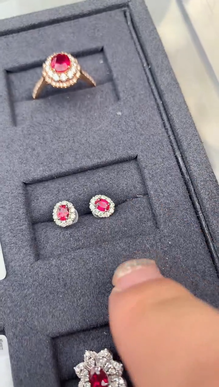 【闪购商品】红宝石耳饰18K金镶嵌0.49ct红宝石