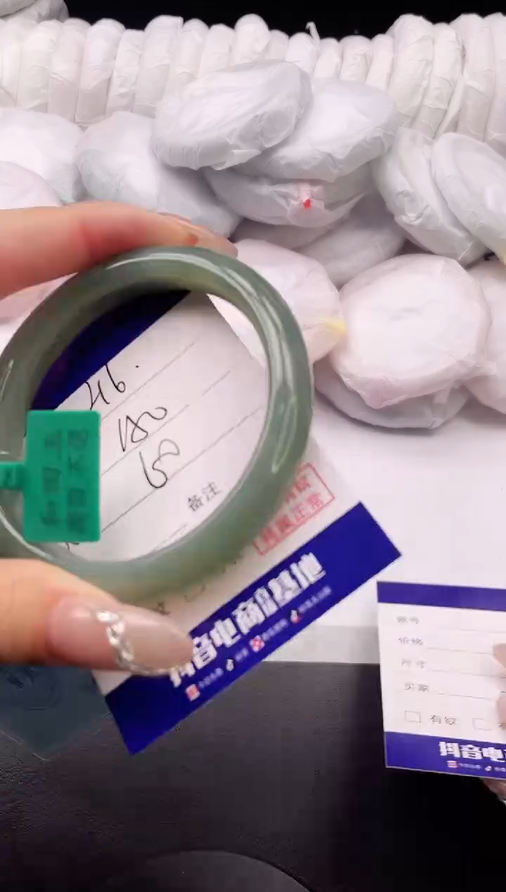 【闪购商品】和田玉手镯未镶嵌8K216-60