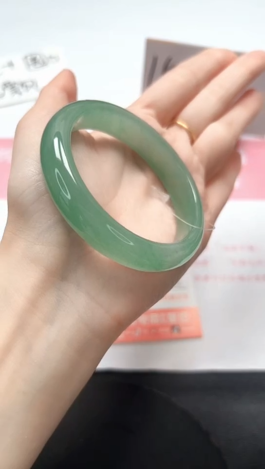 石英质玉手镯未镶嵌A102-56.4