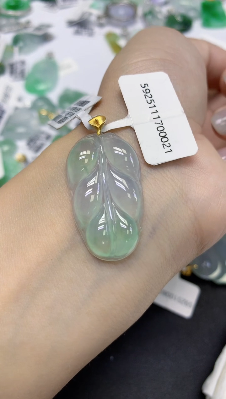 颈饰18K金镶嵌翡翠天然缅甸翡翠A货百元以上9元证书费自理