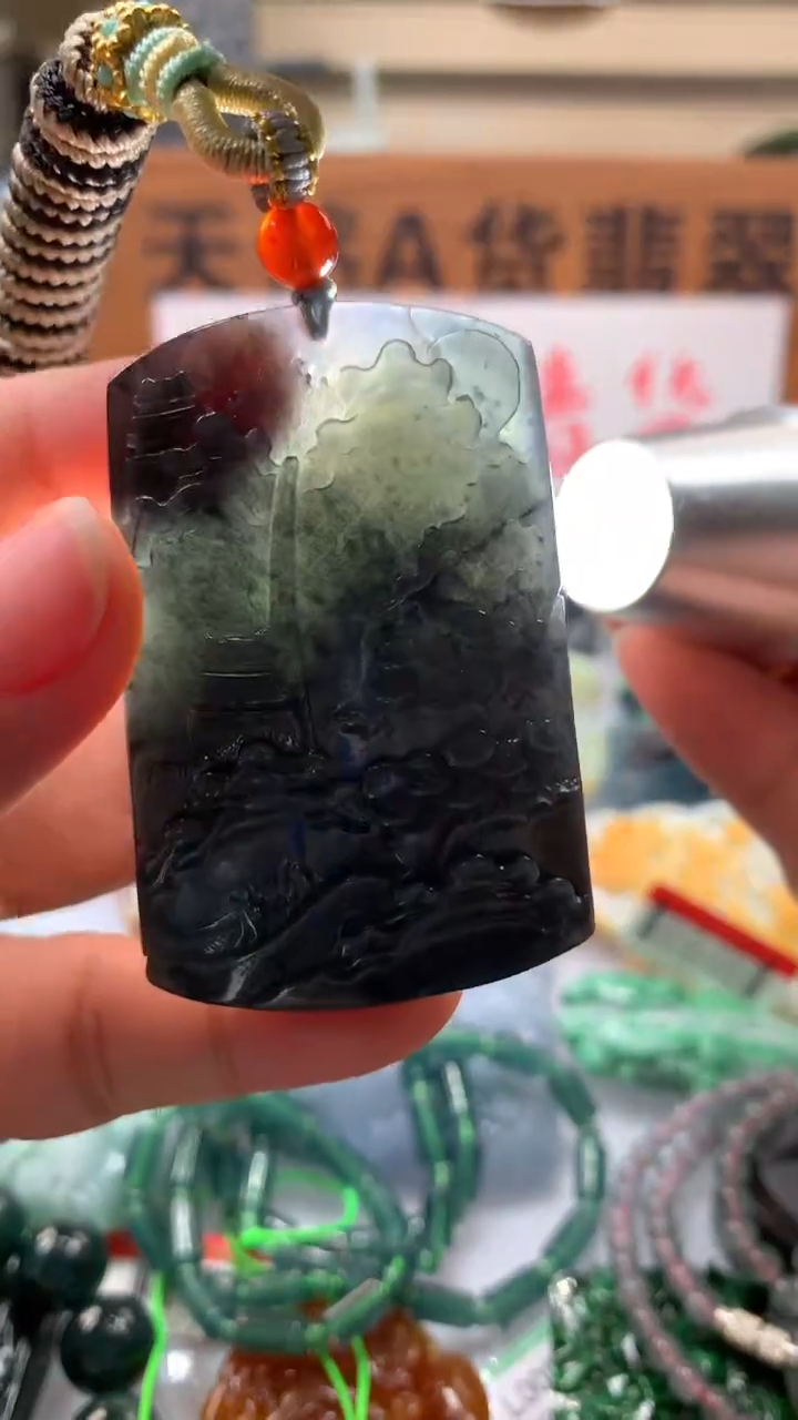 【闪购商品】翡翠颈饰未镶嵌保真天然A货翡翠