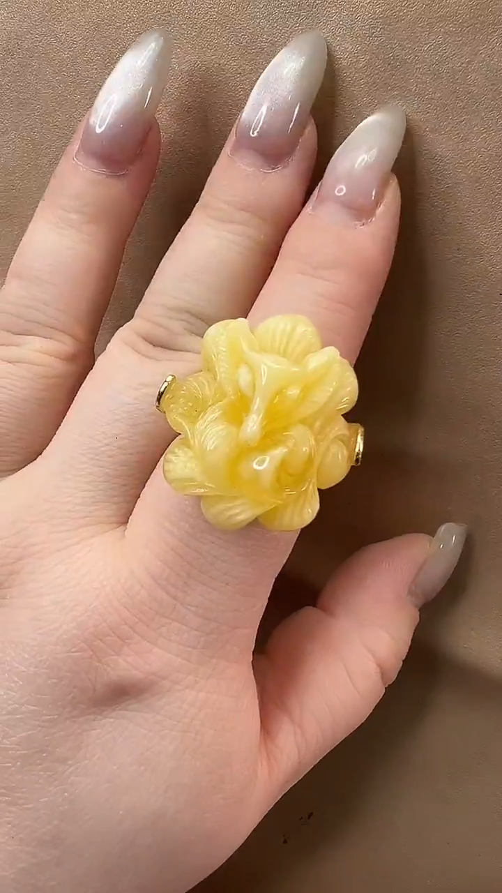 琥珀颈饰未镶嵌戒指