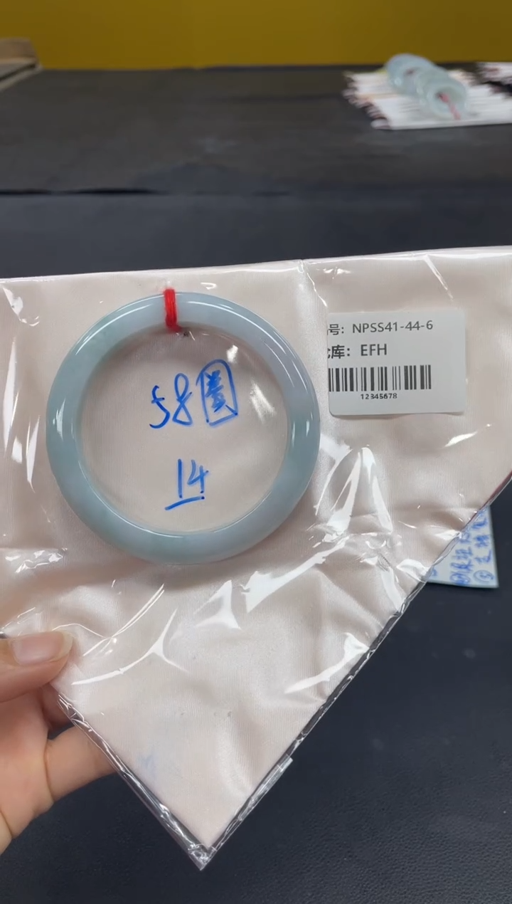 未镶嵌手镯翡翠翡翠手镯