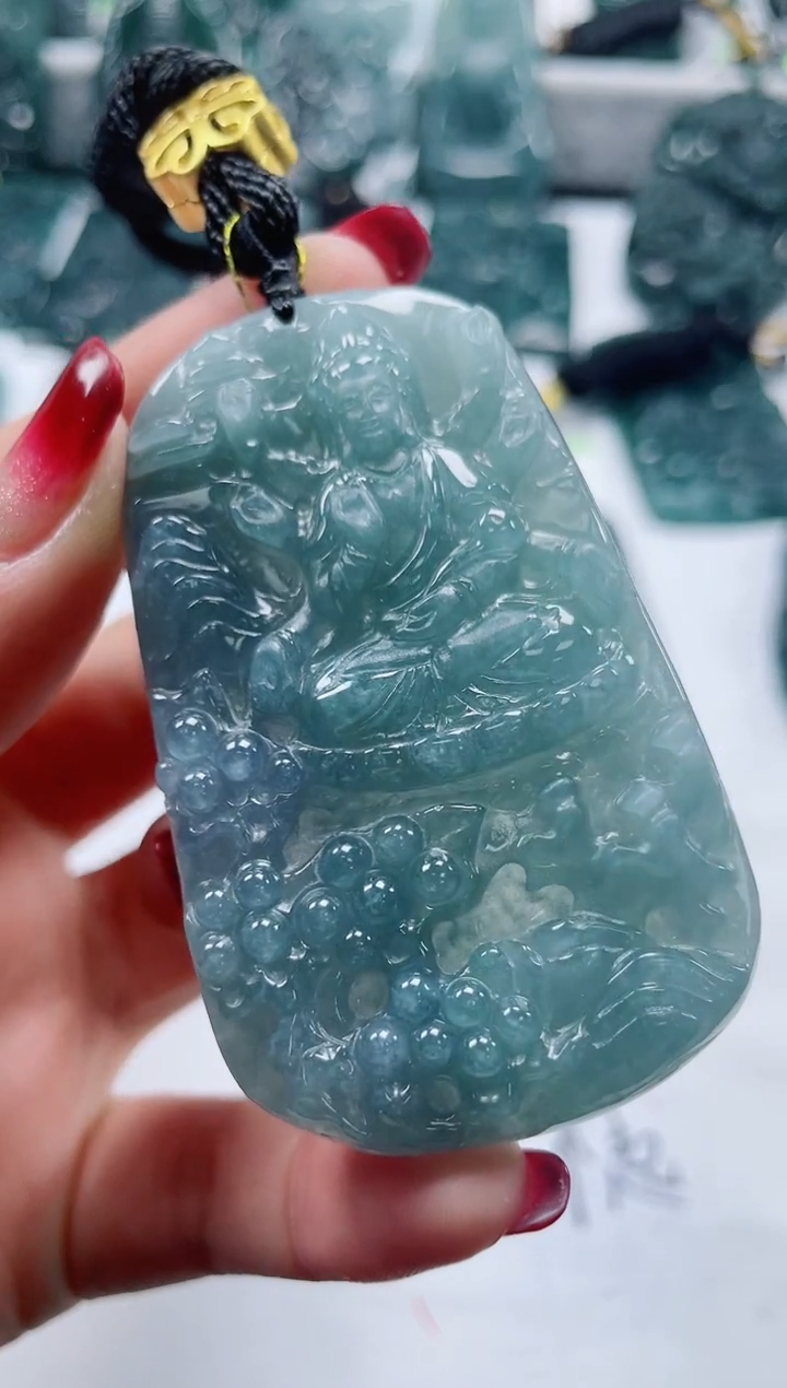 【闪购商品】翡翠颈饰未镶嵌              