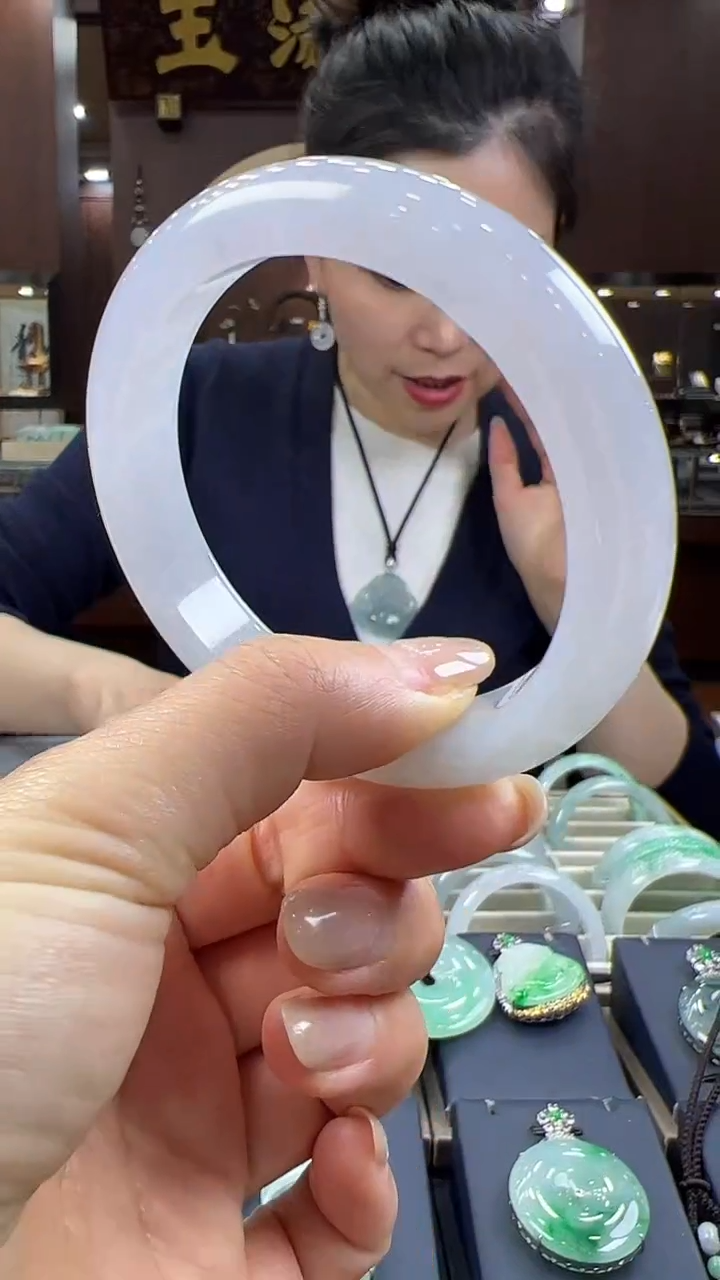 【闪购商品】翡翠手镯未镶嵌手镯