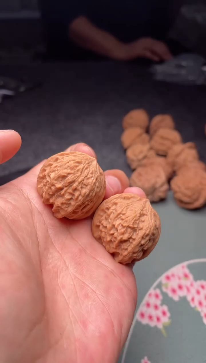 把件文玩核桃a227  猫眼   33尺