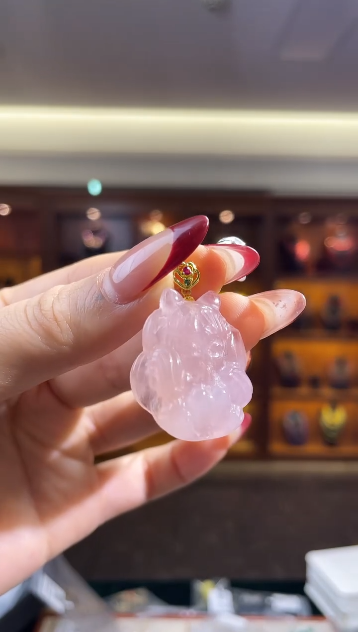 颈饰未镶嵌芙蓉石（多样性发一件）