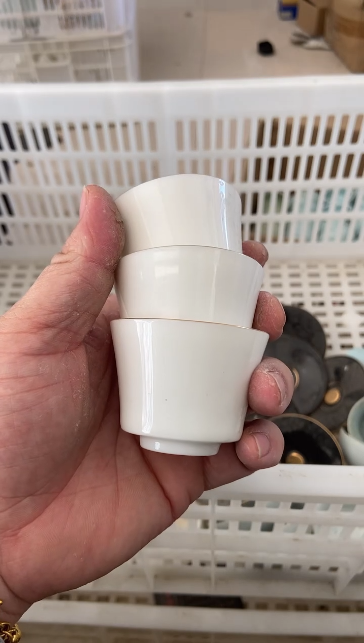 杯子瓷无运费险有瑕疵的摄影的产品有使用过的痕迹有点脏介意勿拍