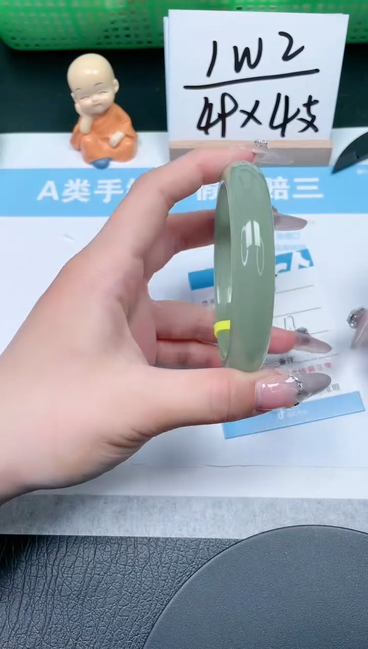 【闪购商品】石英质玉手镯未镶嵌175-63