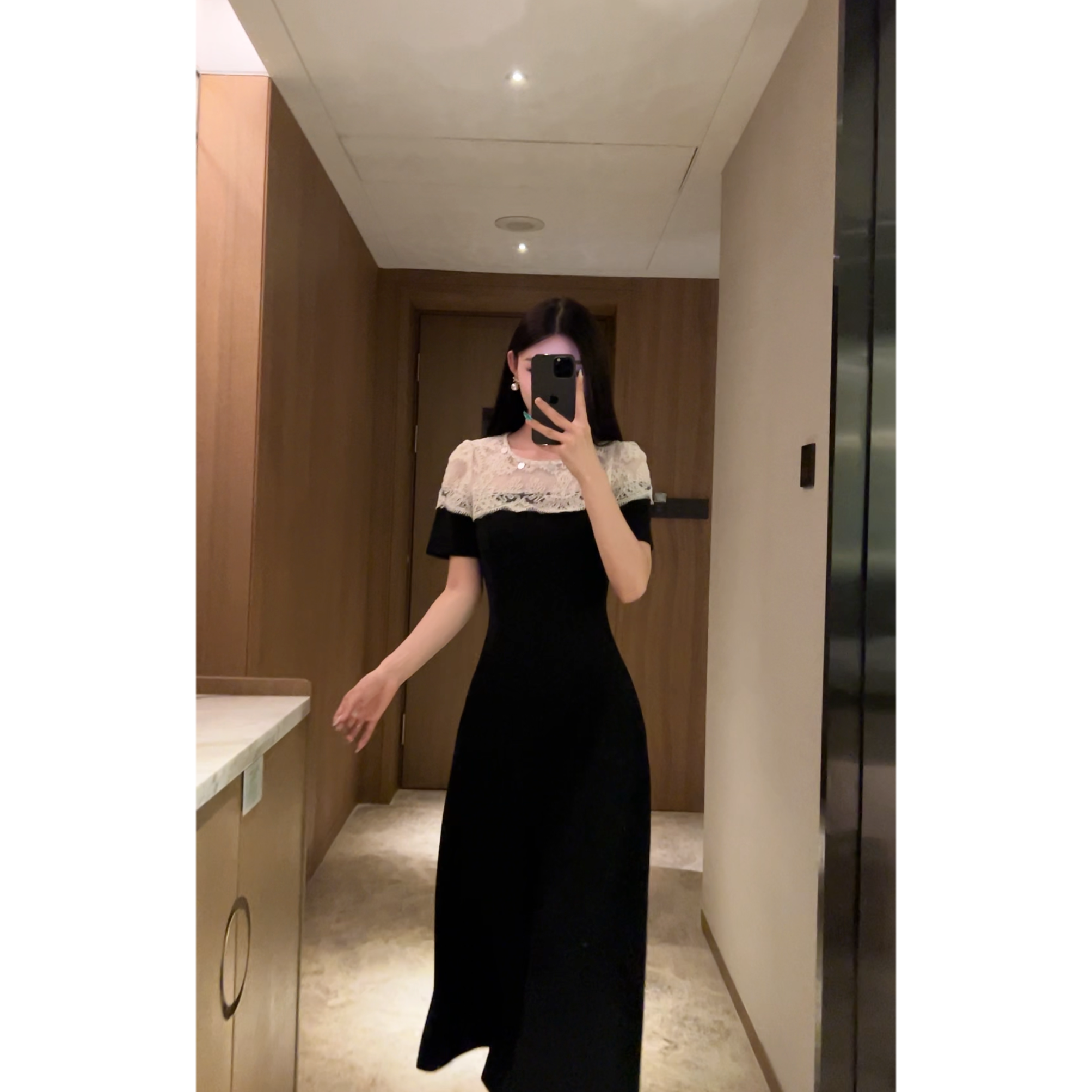 2025新款显瘦气质高级感法式蕾丝拼接连衣裙夏季小黑裙B0053