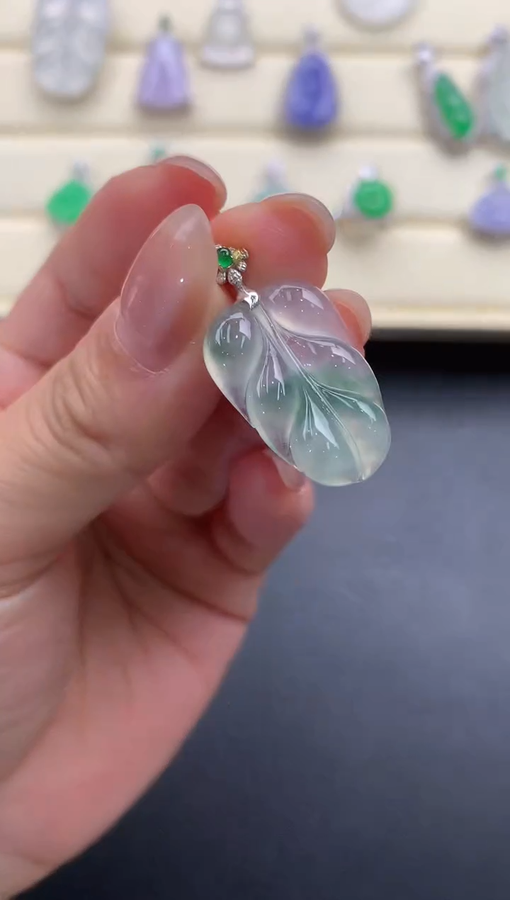 【闪购商品】翡翠颈饰18K金镶嵌Q771    