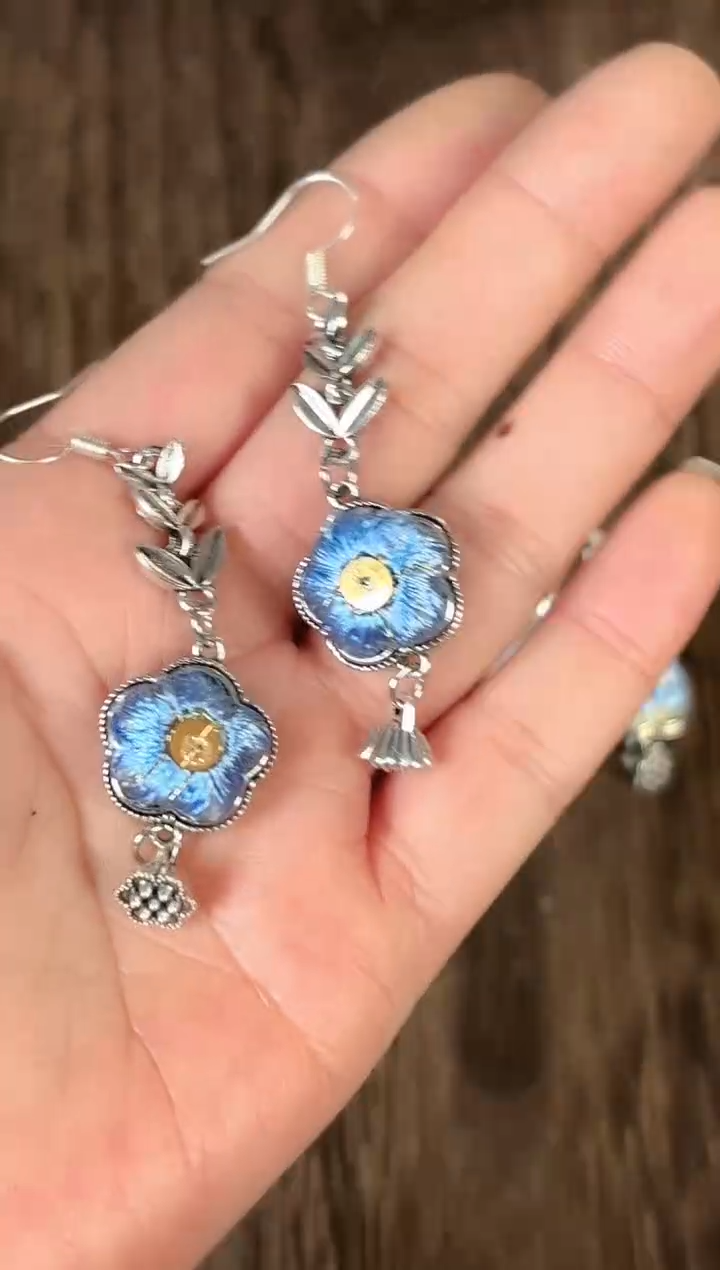 彩云南阁非遗老绣饰品181