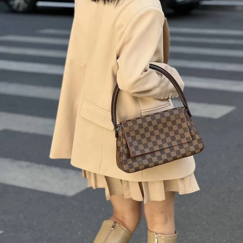 95新 LouisVuitton/路易威登 棕色棋盘格looping小号底长28 02年