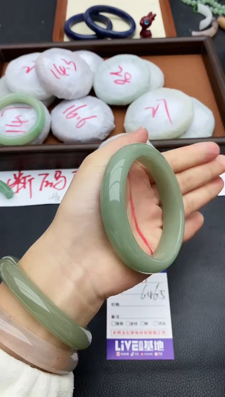 未镶嵌手镯石英质玉128+64/65