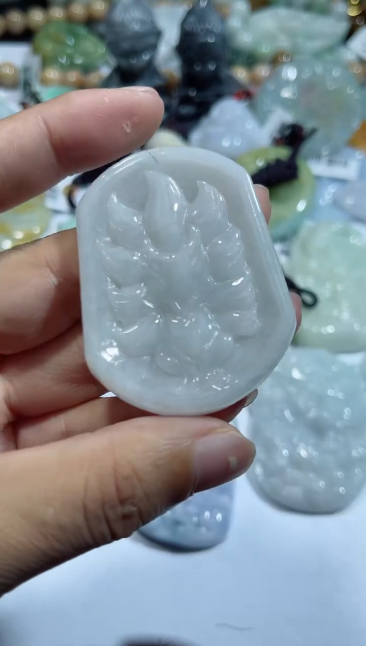 【闪购商品】翡翠颈饰未镶嵌00005869