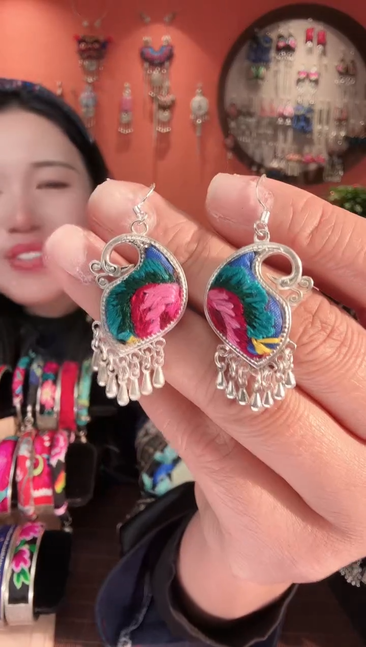 织绣非遗苗绣刺绣耳环29