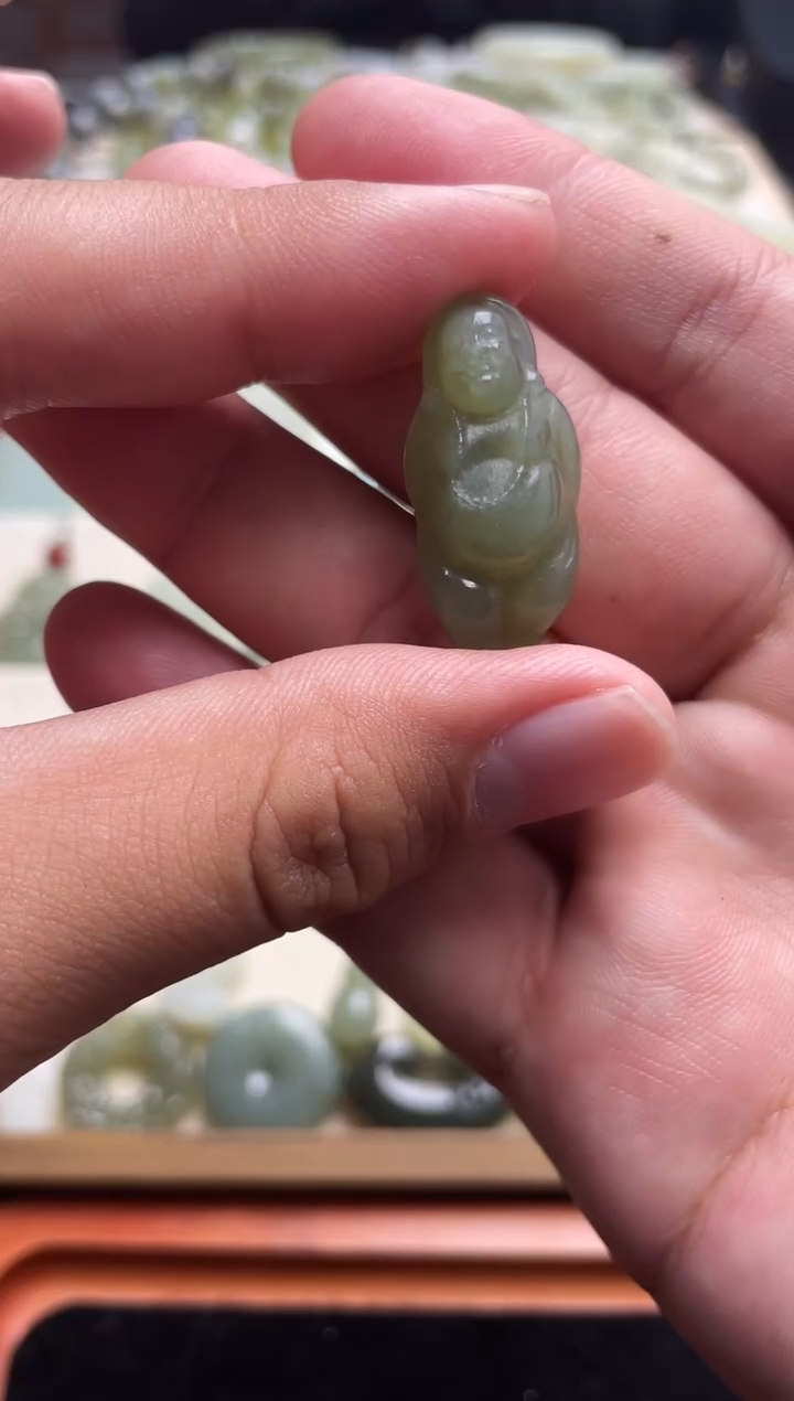 颈饰未镶嵌和田玉逍遥佛